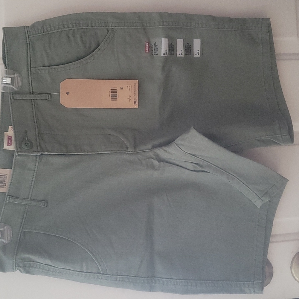 LEVI'S WOMEN'S CLASSIC BERMUDA SHORTS: GREEN: NWT: SZ 29 (8)